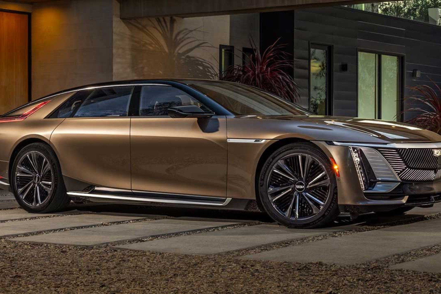Cadillac Celestiq – Redefinirea luxului auto american. Poate această capodoperă electrică să inspire visătorii să călătorească spre noi destinații?