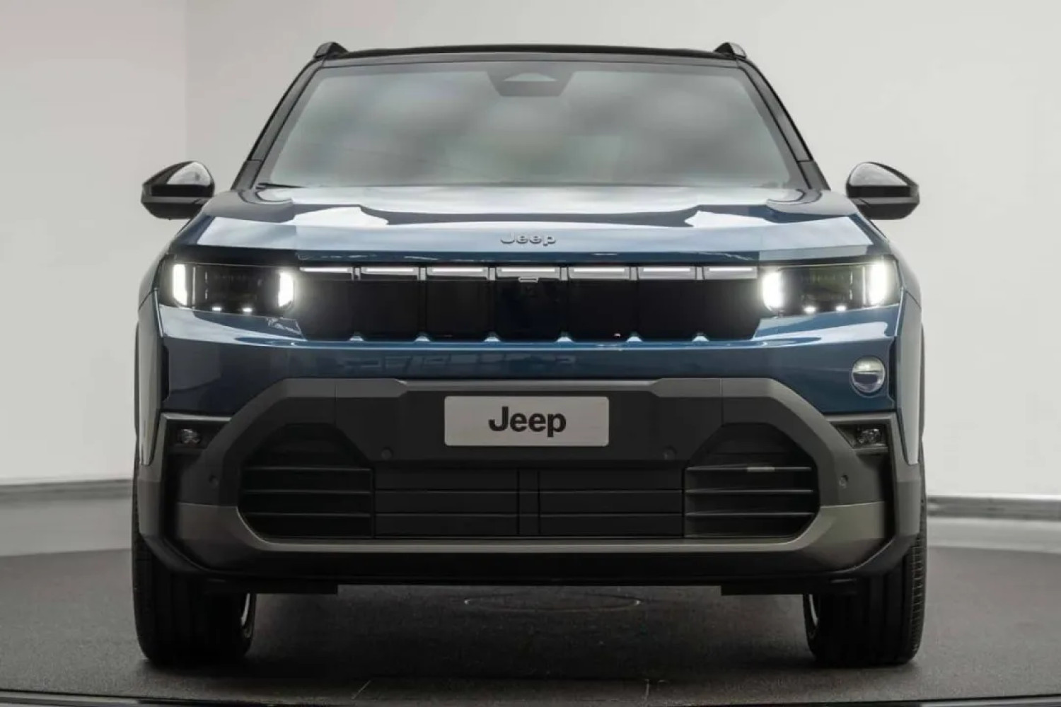 Noul Jeep Compass 2026 – Aventura modernă pe patru roți pentru călătorii inspiraționale