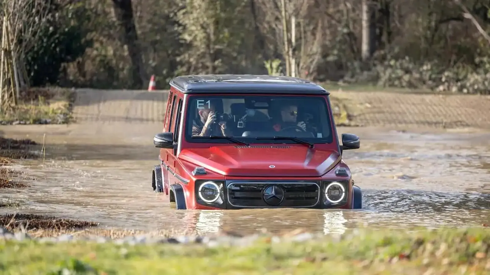 Mercedes depune brevet pentru un adevărat SUV amfibiu