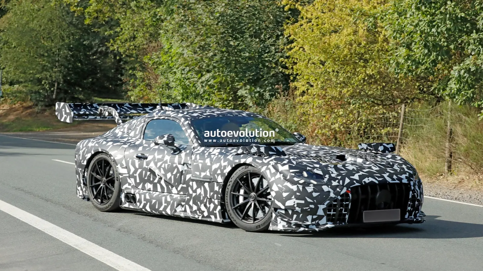 Spionaj: Mercedes-AMG GT Black Series 2027 aproape gata