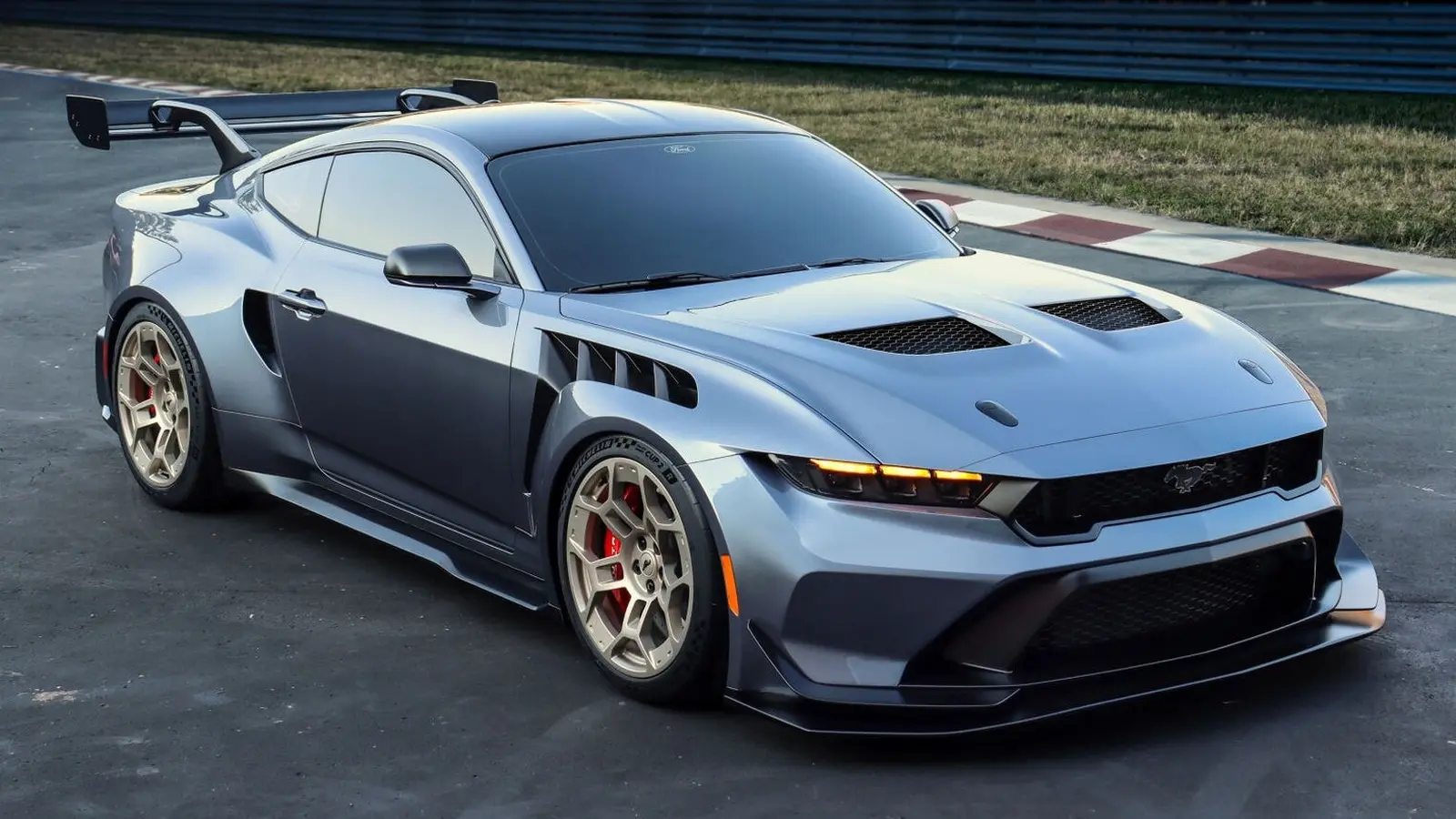 Ford dezvoltă un hypercar V8 5,4L care urcă la 9.000 rpm