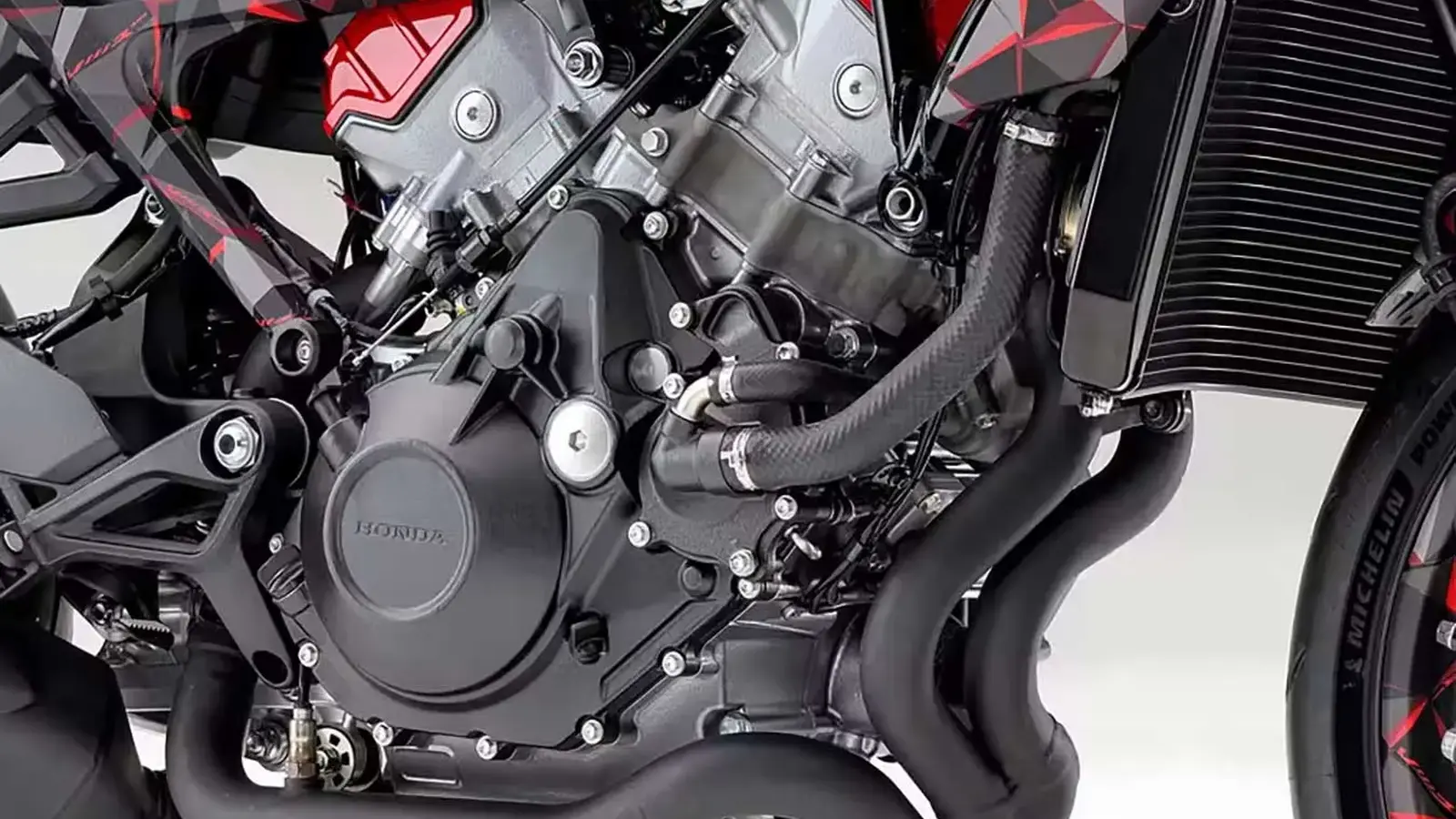 Honda V3R 900 E-Compressor: motor compact cu cuplu instant