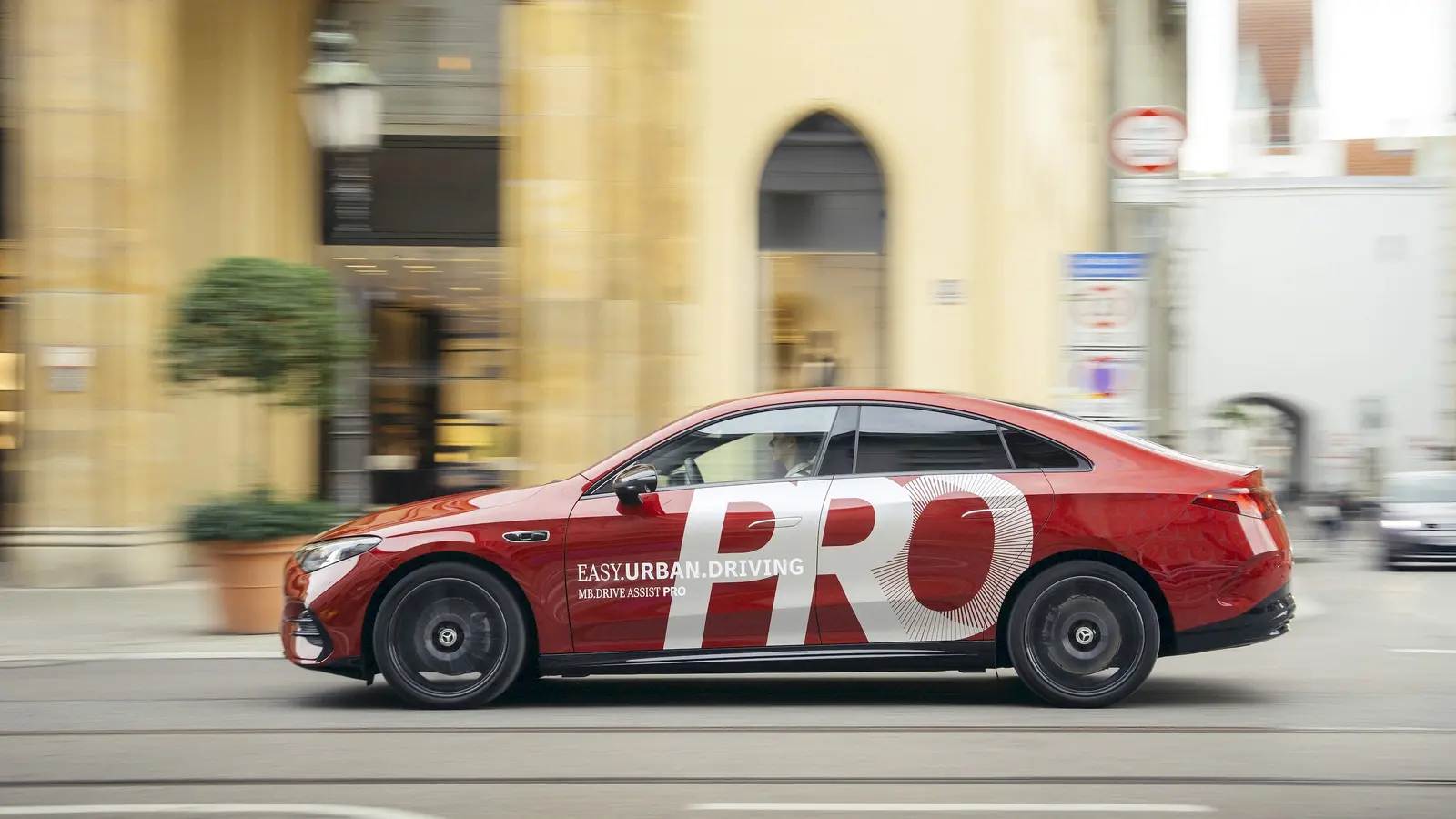 Mercedes promite conducere punct-cu-punct în Germania