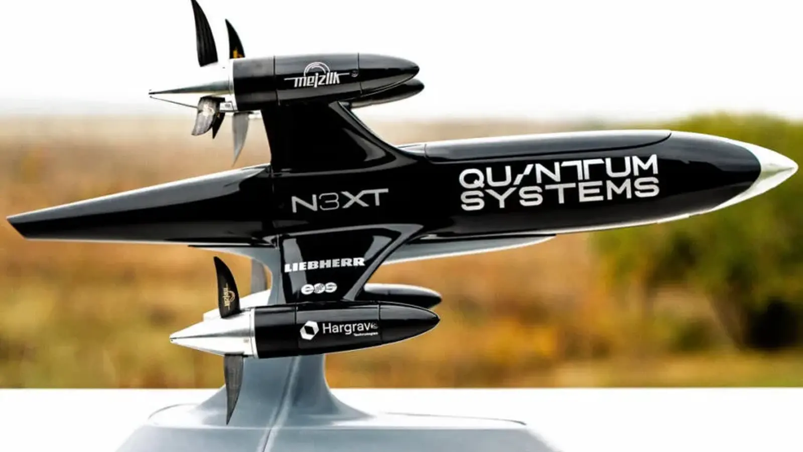 Quantum Systems: drona electrică Apex atinge 777 km/h