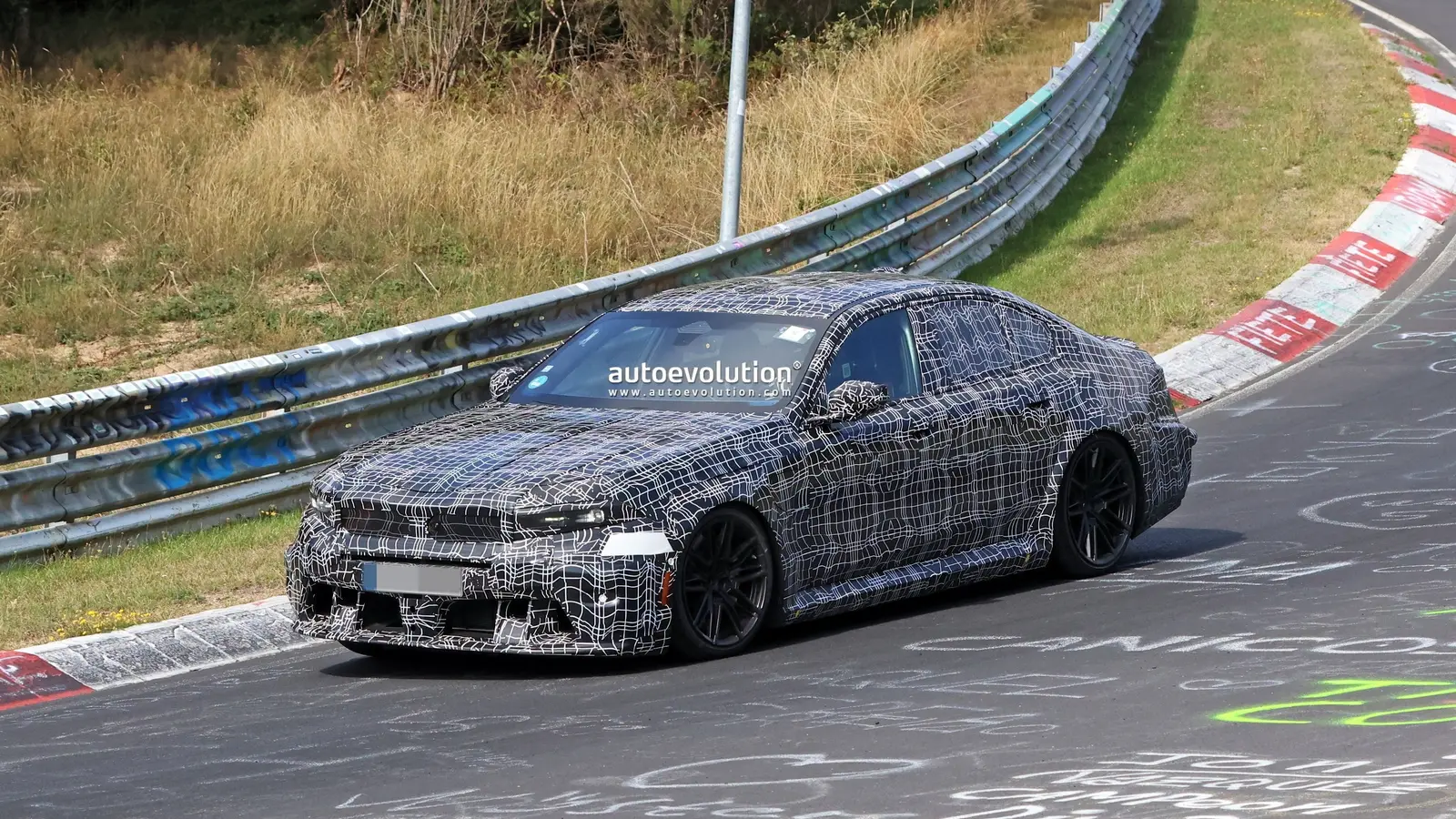 Prototip BMW M5 LCI 2027 surprins la Nürburgring: detalii