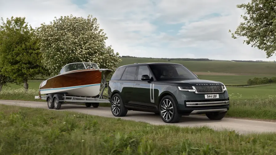 JLR țintește economii de £1,7 mld și 4.000 concedieri