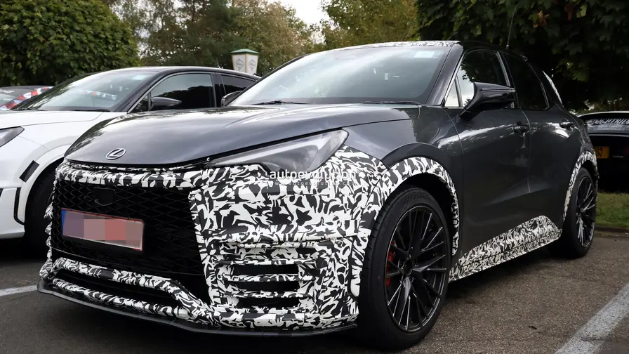 Lexus testează un LBX Morizo RR mai extrem la Nürburgring