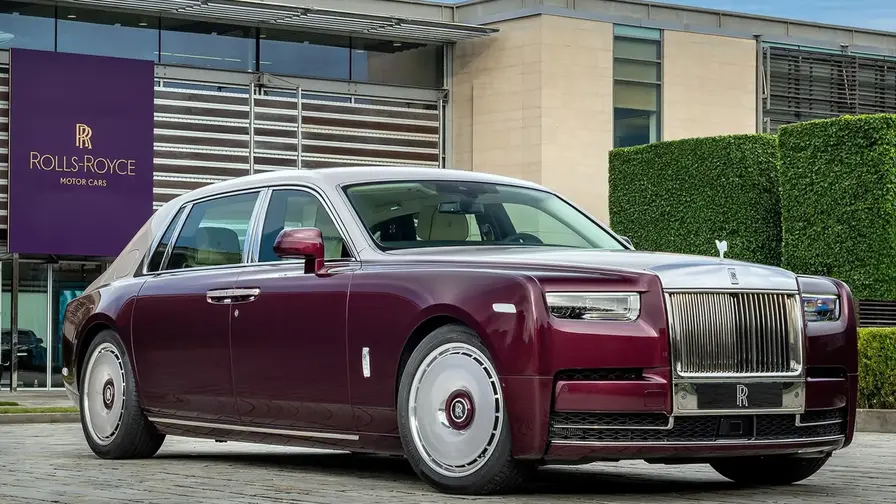 Rolls-Royce dezvăluie Phantom Hummingbird cu sidef