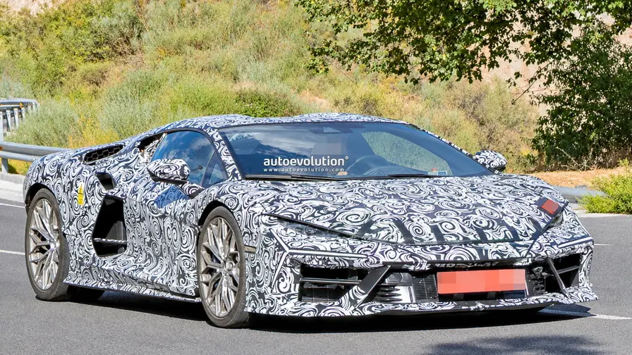 Revuelto Lamborghini: actualizare mid-cycle spre 2027