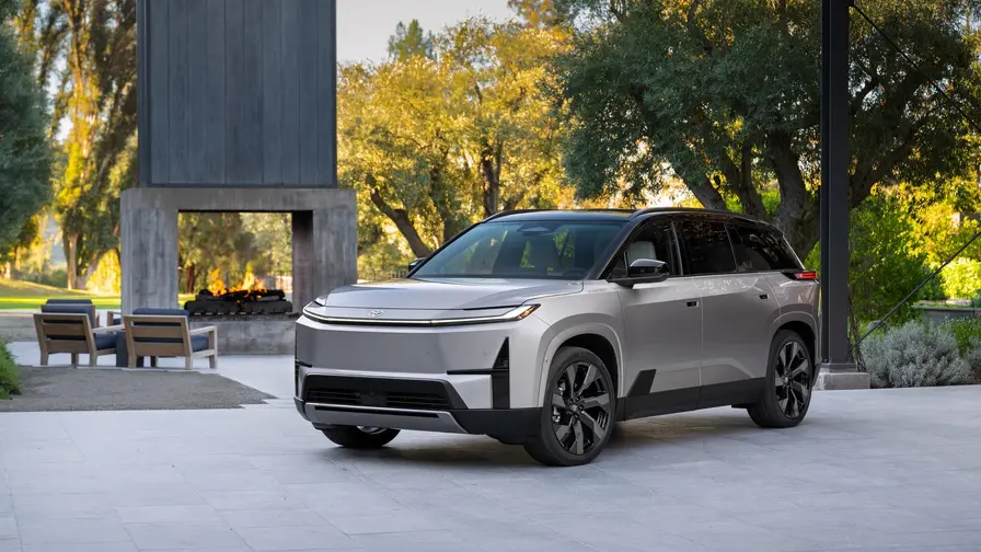 Toyota amână lansarea Highlander EV până în 2027, model 2028