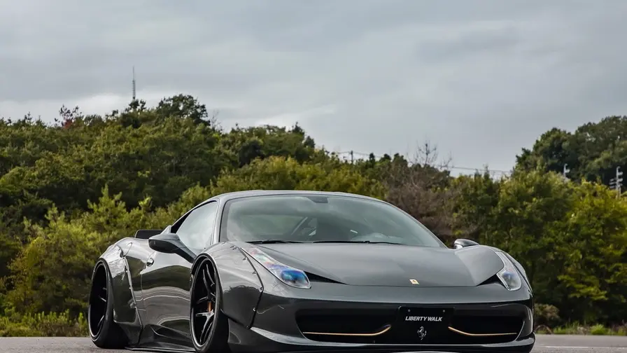 Ferrari 458 Liberty Walk: conversie widebody impresionantă