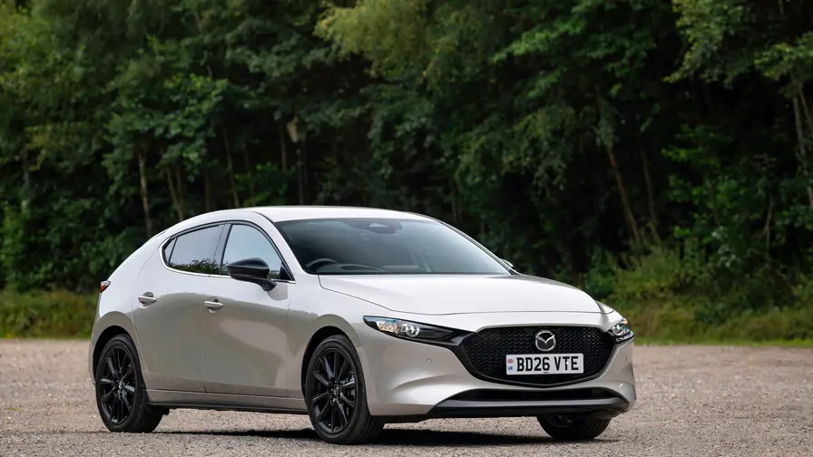 Mazda3 2027 în UK: hatchback doar, noul Homura Plus