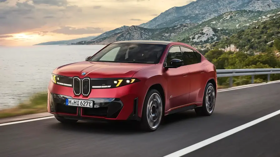 BMW iX4: SUV coupe electric cu autonomie EPA de 688 km