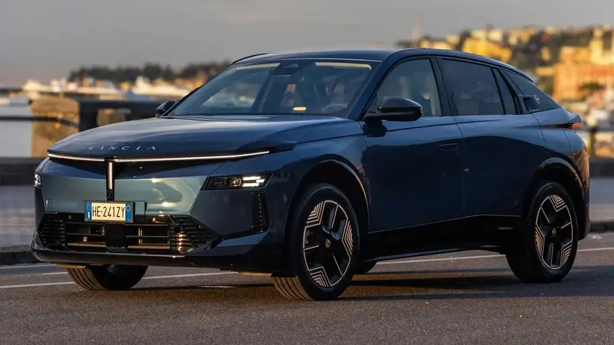 Lancia Gamma 2026: compact aerodinamic, hibrid și electric