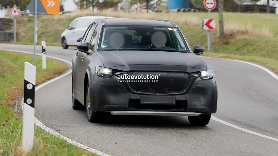 Prototip electric camuflat cu caroserie CX-90 la Nürburgring Prototip electric camuflat cu caroserie CX-90 la Nürburgring