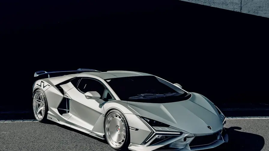 Lamborghini Revuelto SV modificat cu jante Vossen G2