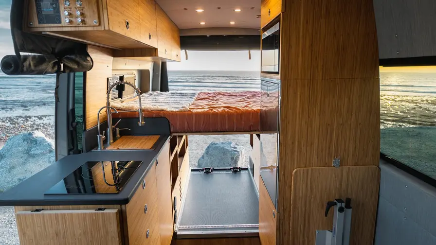 Peanut Butter: camper van din bambus pentru off-grid