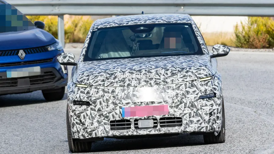 Peugeot 208 2028: volan Hypersquare și versiuni EV