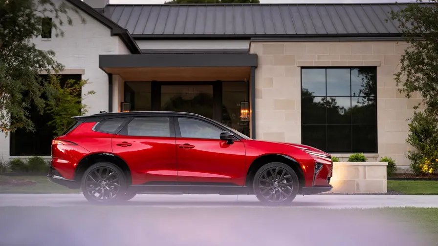 Toyota Crown Signia 2027: prețuri și echipare standard