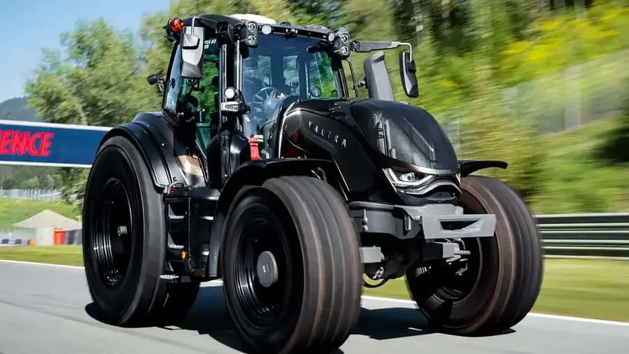 Tractorul Valtra T236 atinge 87 km/h la Red Bull Ring